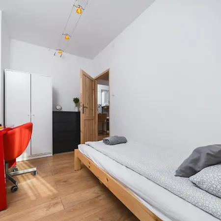 Greenline - By Upstairs Apartment *